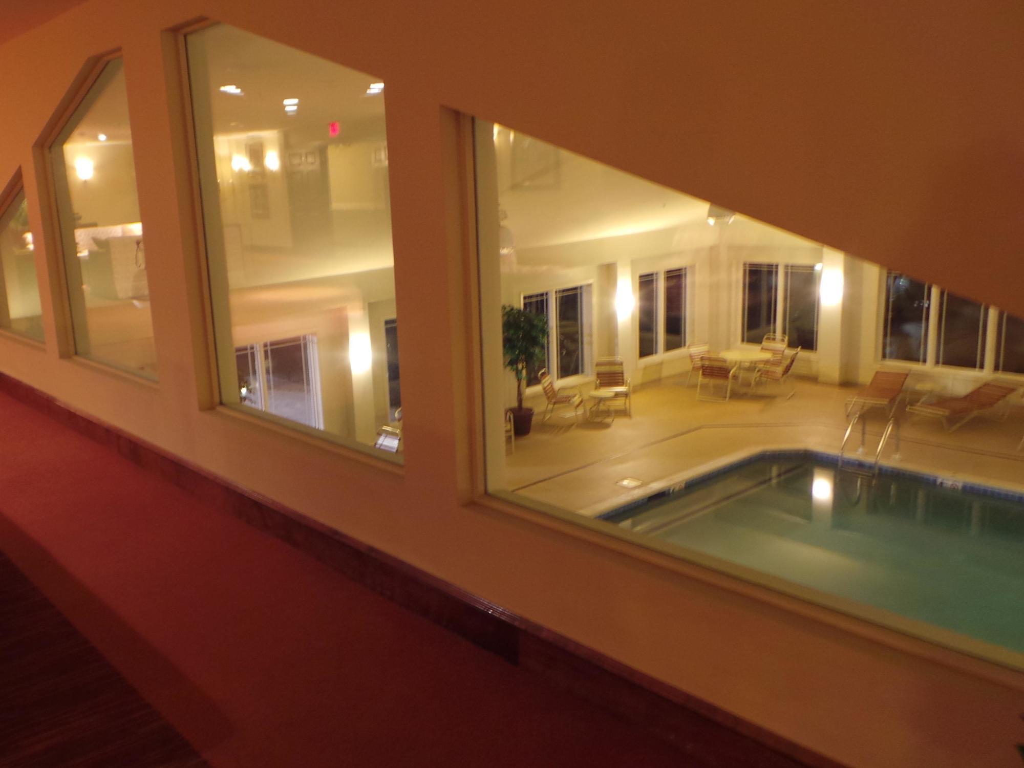 Berkshire Mountain Lodge Питсфилд Экстерьер фото