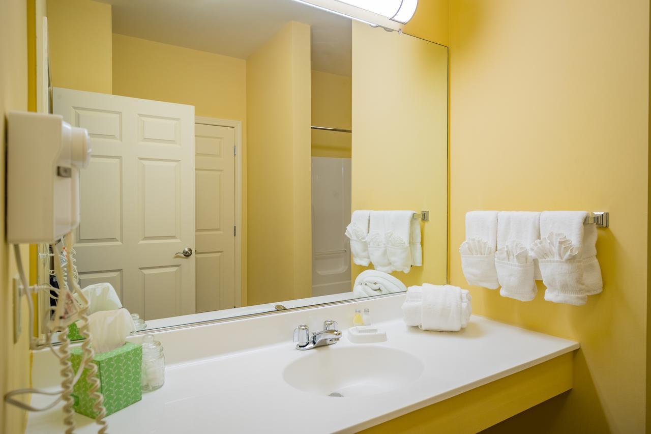 Berkshire Mountain Lodge Питсфилд Экстерьер фото